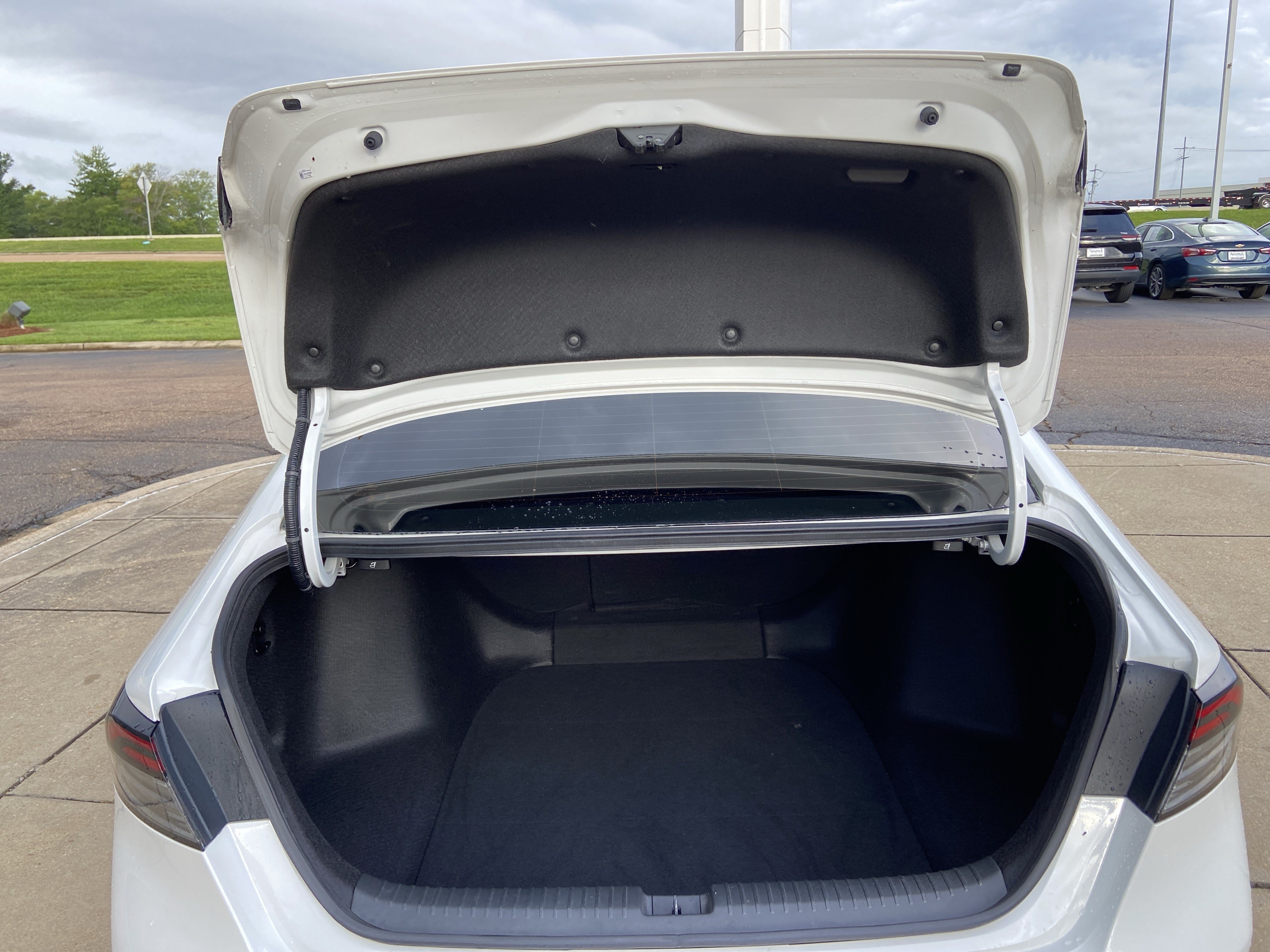 Used 2024 Platinum White Pearl Honda Sport image 33