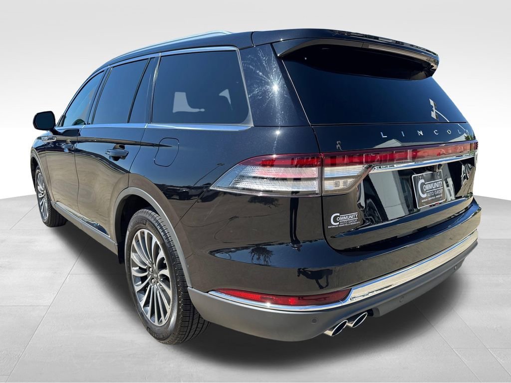 Used 2023 Black Lincoln Reserve image 3