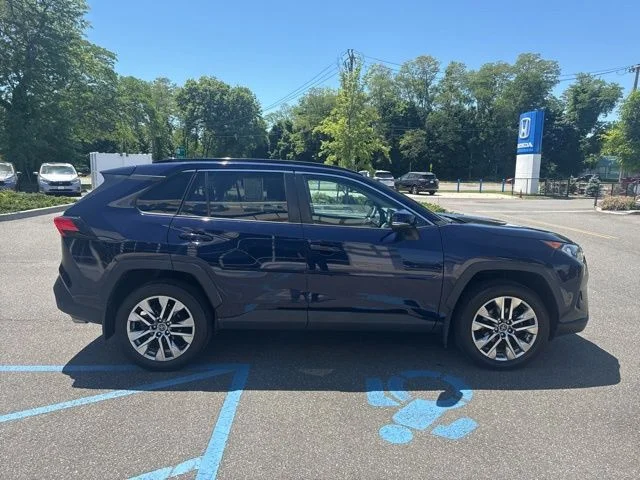 Used 2020 Blueprint Toyota XLE Premium image 9
