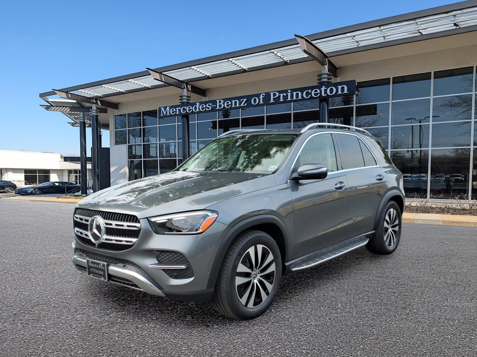 Certified Used 2024 Selenite Grey Metallic Mercedes-Benz GLE 350 4MATIC® SUV image 7