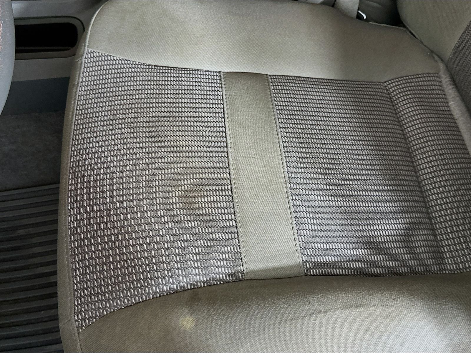 Used 2006 Bright Silver Metallic Dodge SLT image 18