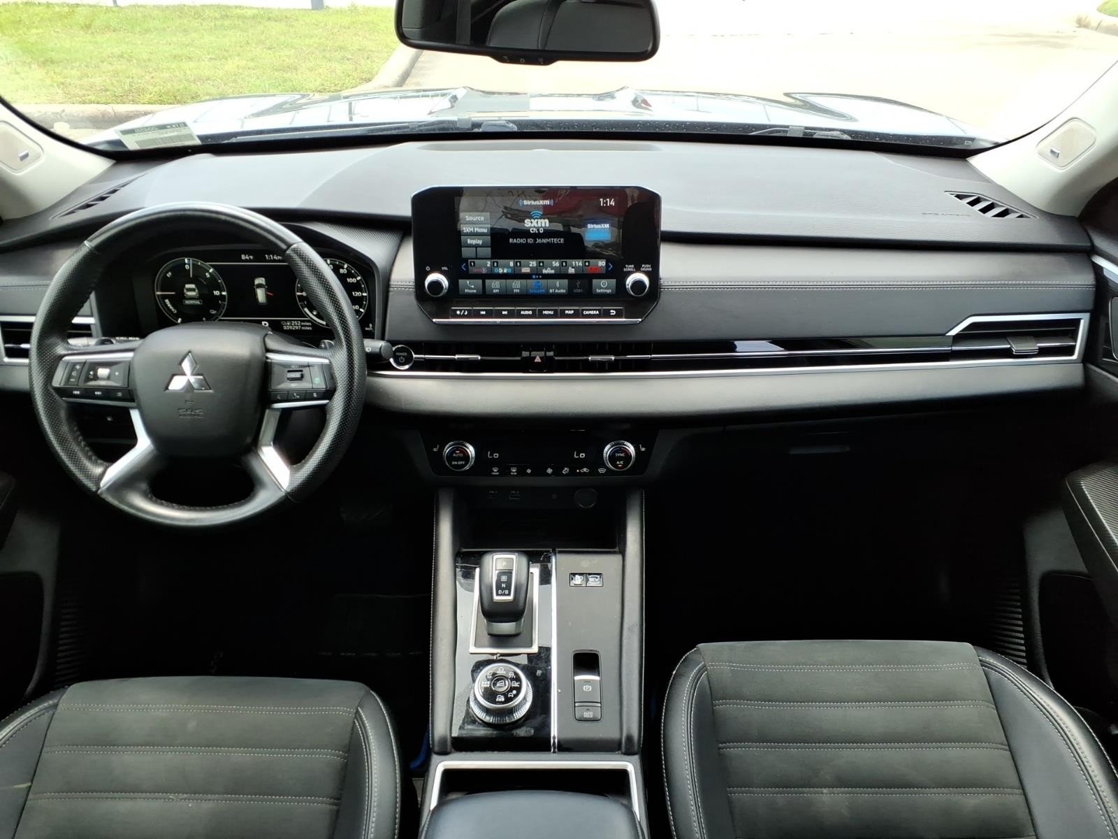 2024 Mitsubishi Outlander Plug-In Hybrid SE - 11