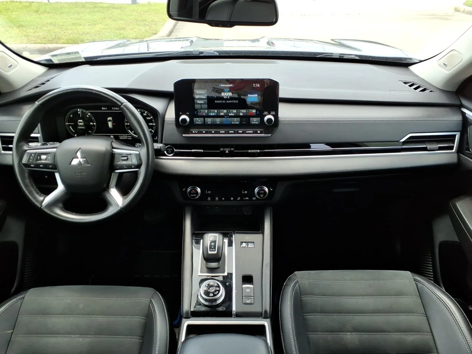 2024 Mitsubishi Outlander Plug-In Hybrid SE - 11