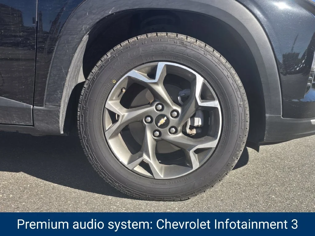 Certified Used 2025 Mosaic Black Metallic Chevrolet LT image 8