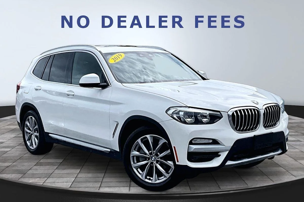 Used 2019 White BMW xDrive30i image 3