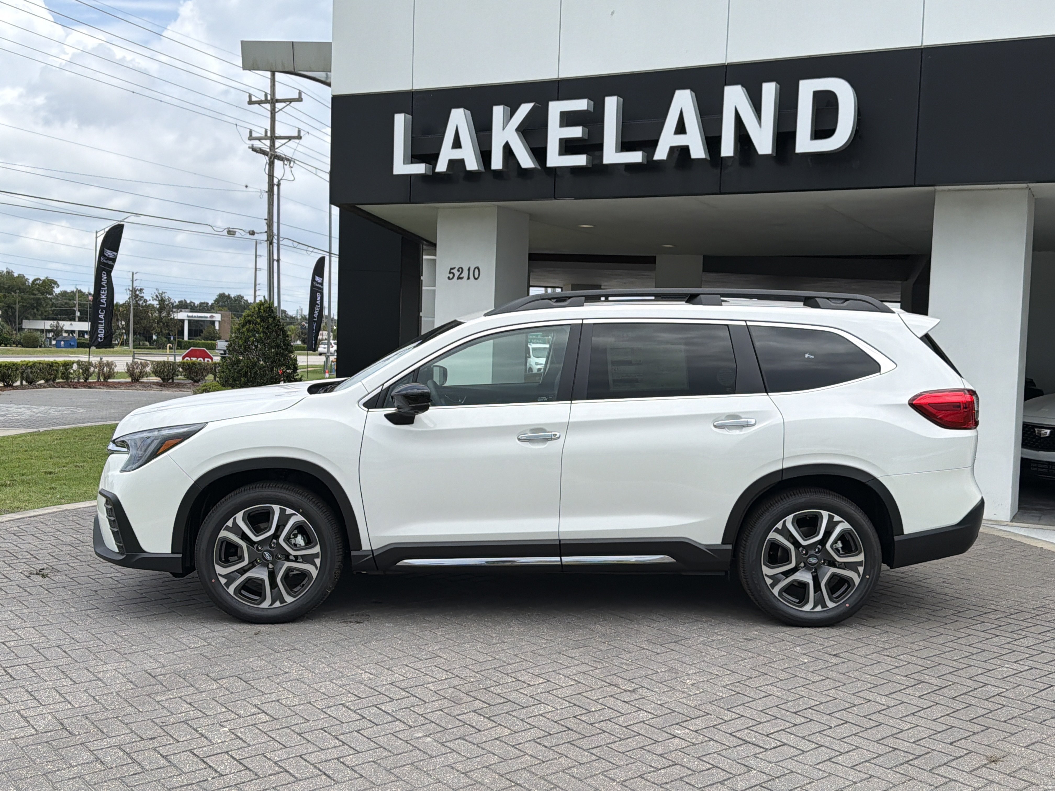 New 2026 CRYSTAL WHITE PEARL Subaru Touring 7-Passenger image 3