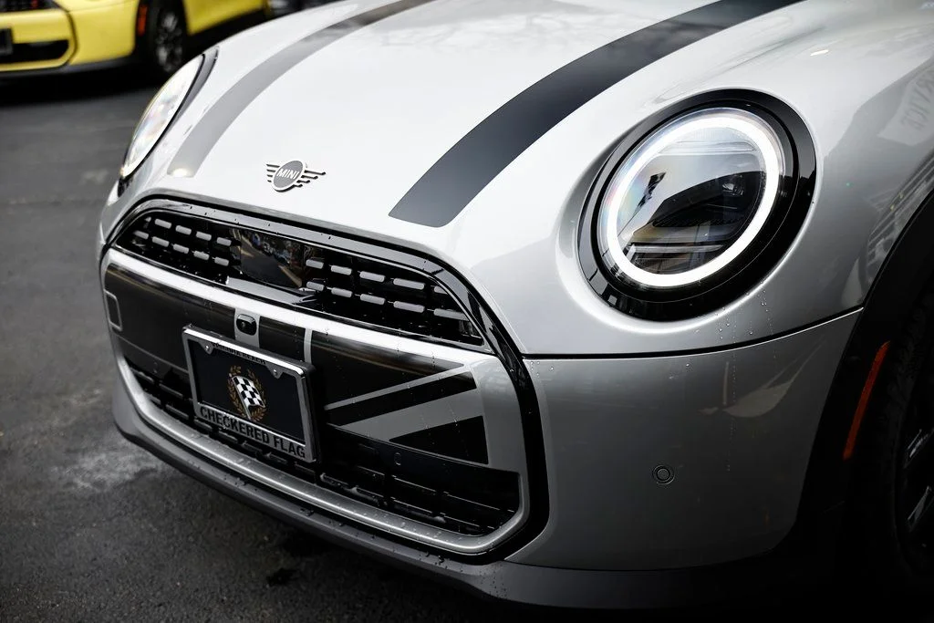New 2026 Silver MINI Iconic image 12