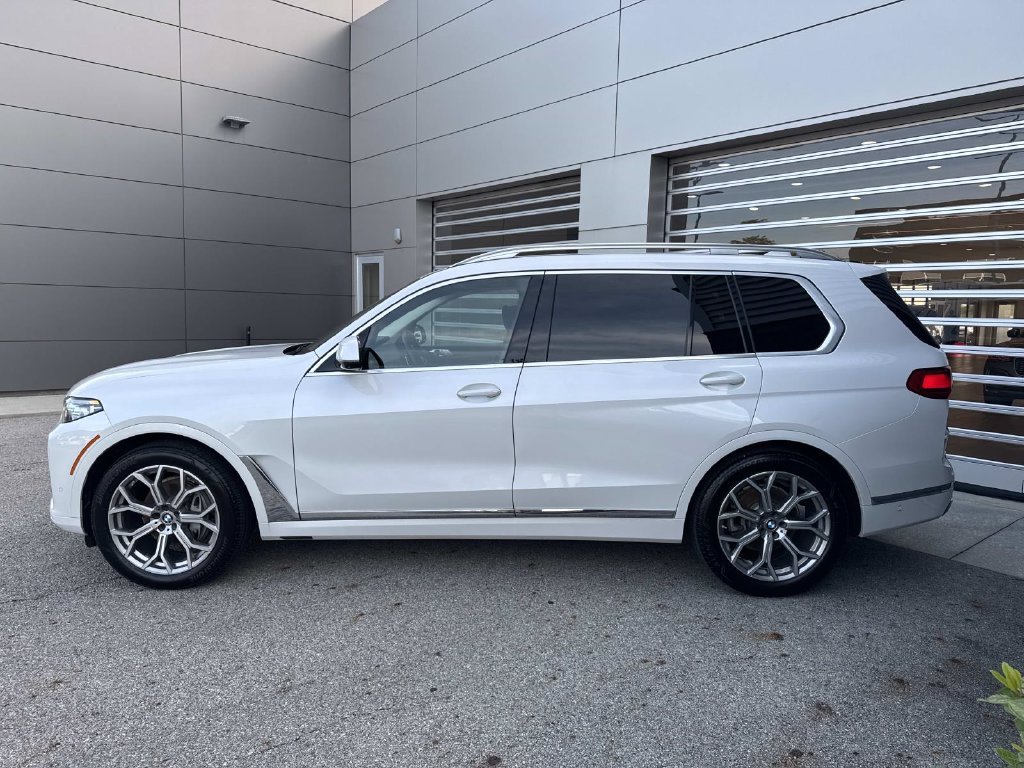 Used 2019 White Metallic BMW xDrive40i image 4