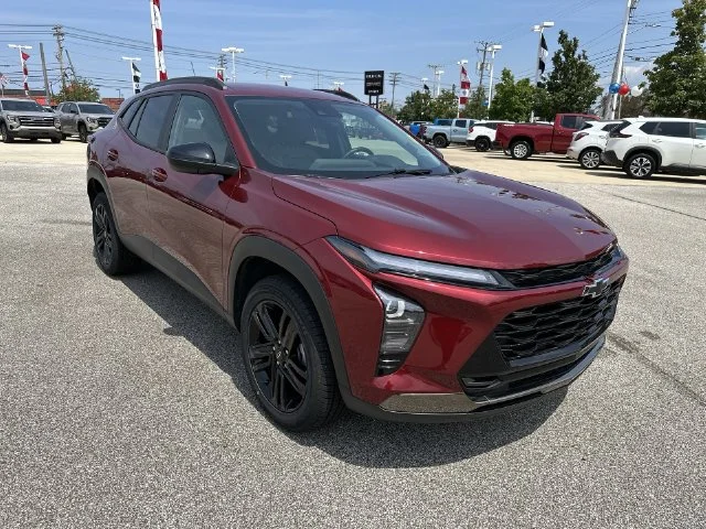 Used 2024 Red Chevrolet ACTIV image 11