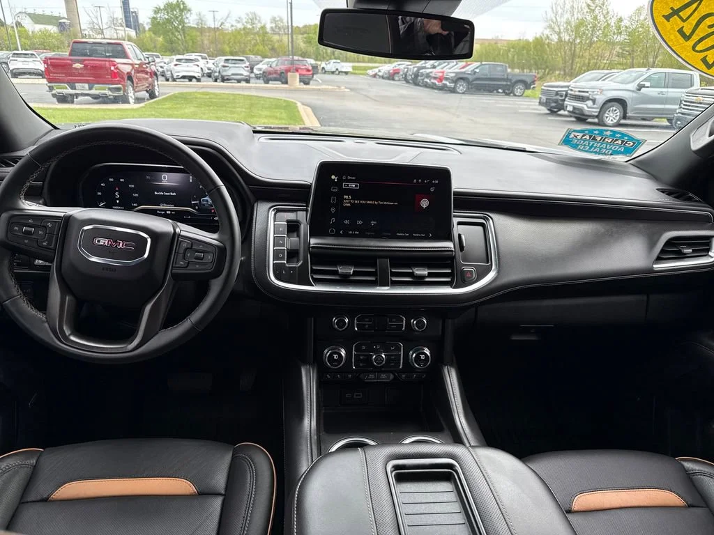 2024 GMC Yukon AT4 - Photo 10