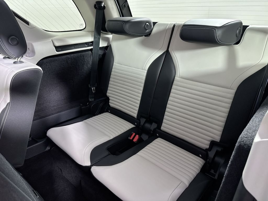 2026 Land Rover Discovery Gemini Edition - Photo 22