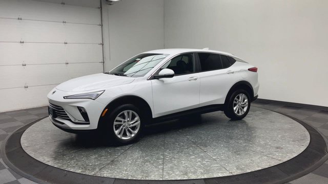 Used 2025 Summit White Buick Preferred image 32