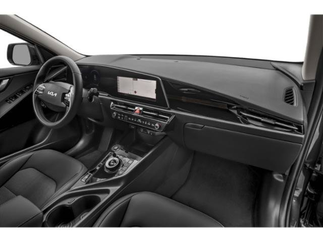Used 2025 Cityscape Green Kia Wind image 17