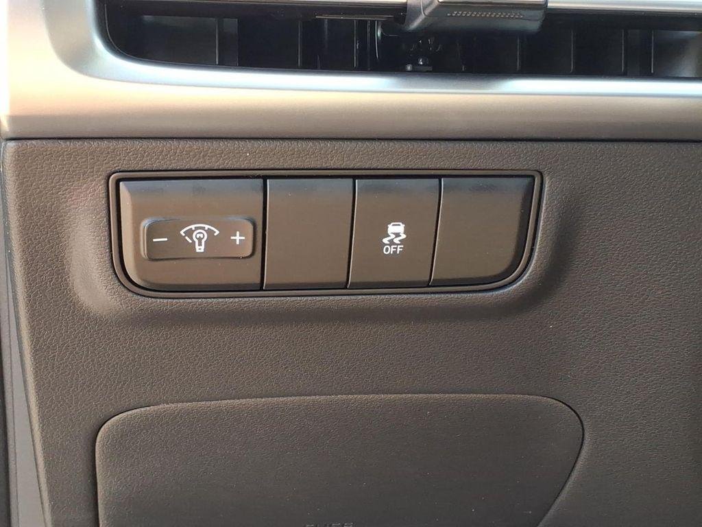New 2026 Gray Hyundai SE FWD image 17