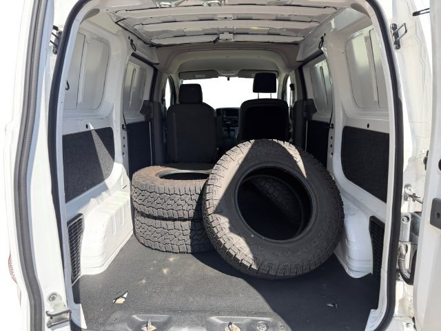 Used 2020 White Nissan SV image 31