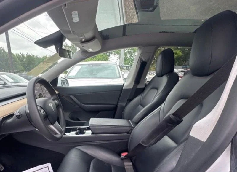 Used 2021 White Tesla Long Range image 3
