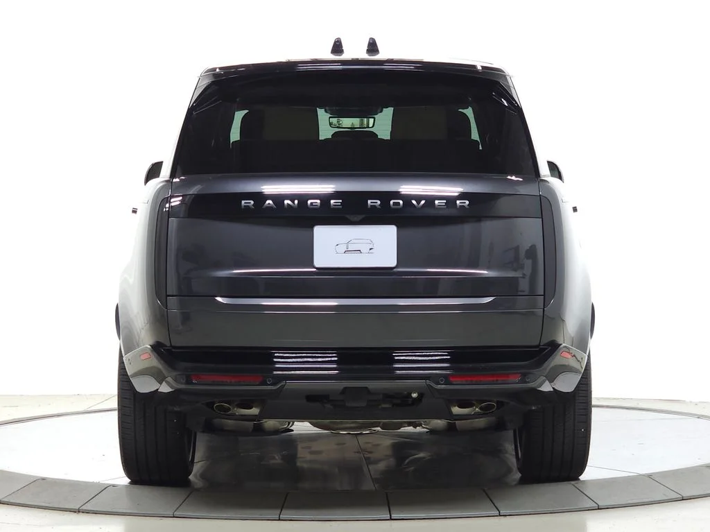 New 2026 Carpathian Grey Land Rover SE image 4