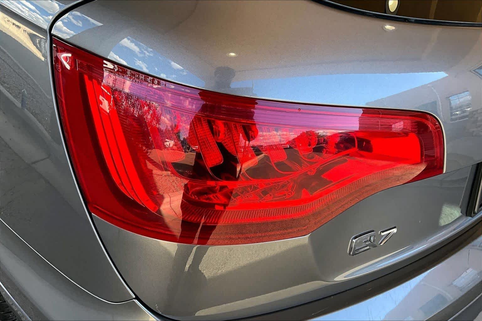 Used 2010 Graphite Gray Metallic Audi 3.6L Premium Plus image 28