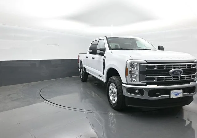 New 2026 Oxford White Ford F-350® XLT image 2