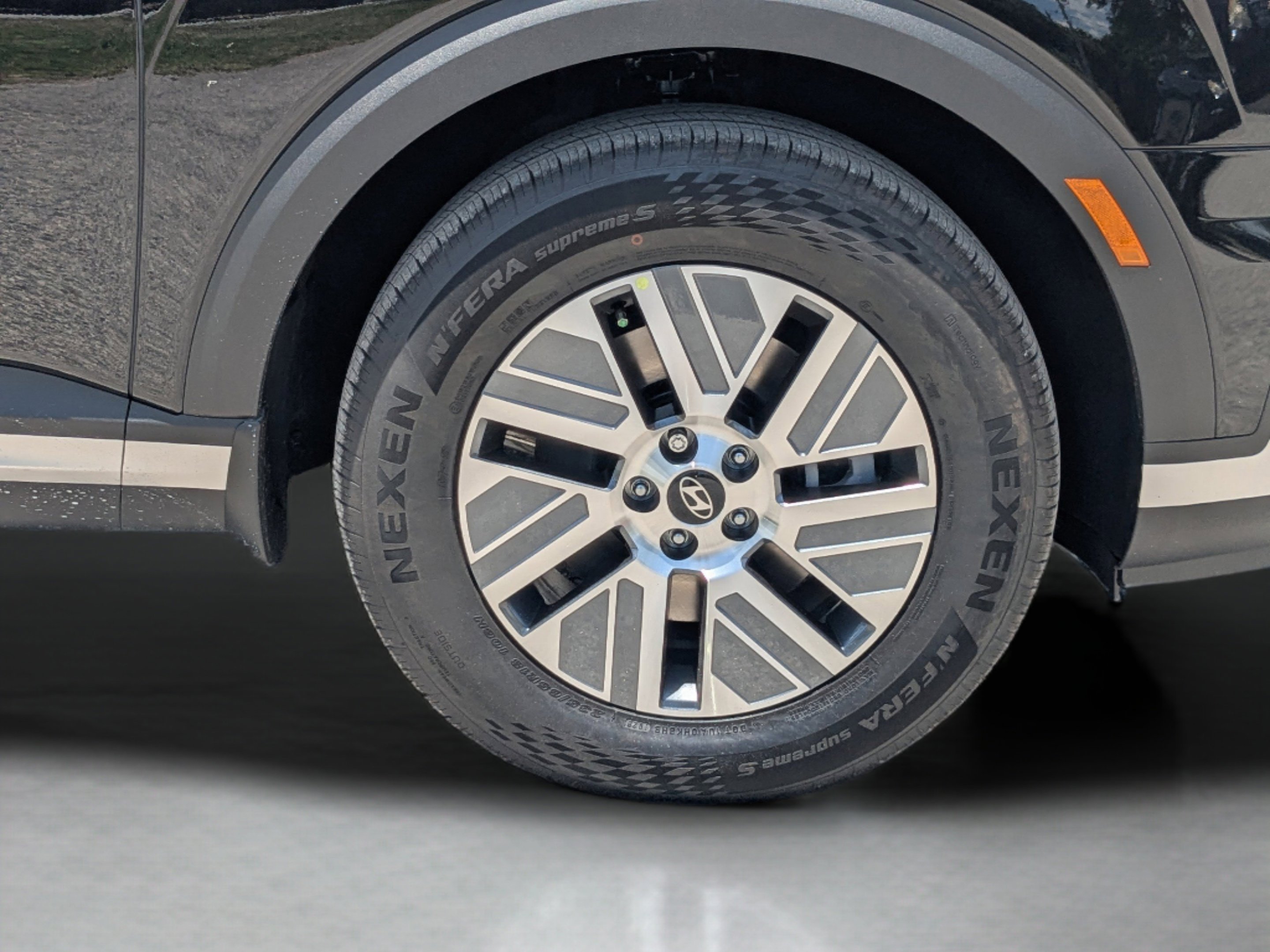 New 2026 Abyss Black Pearl Hyundai SEL 7P image 12