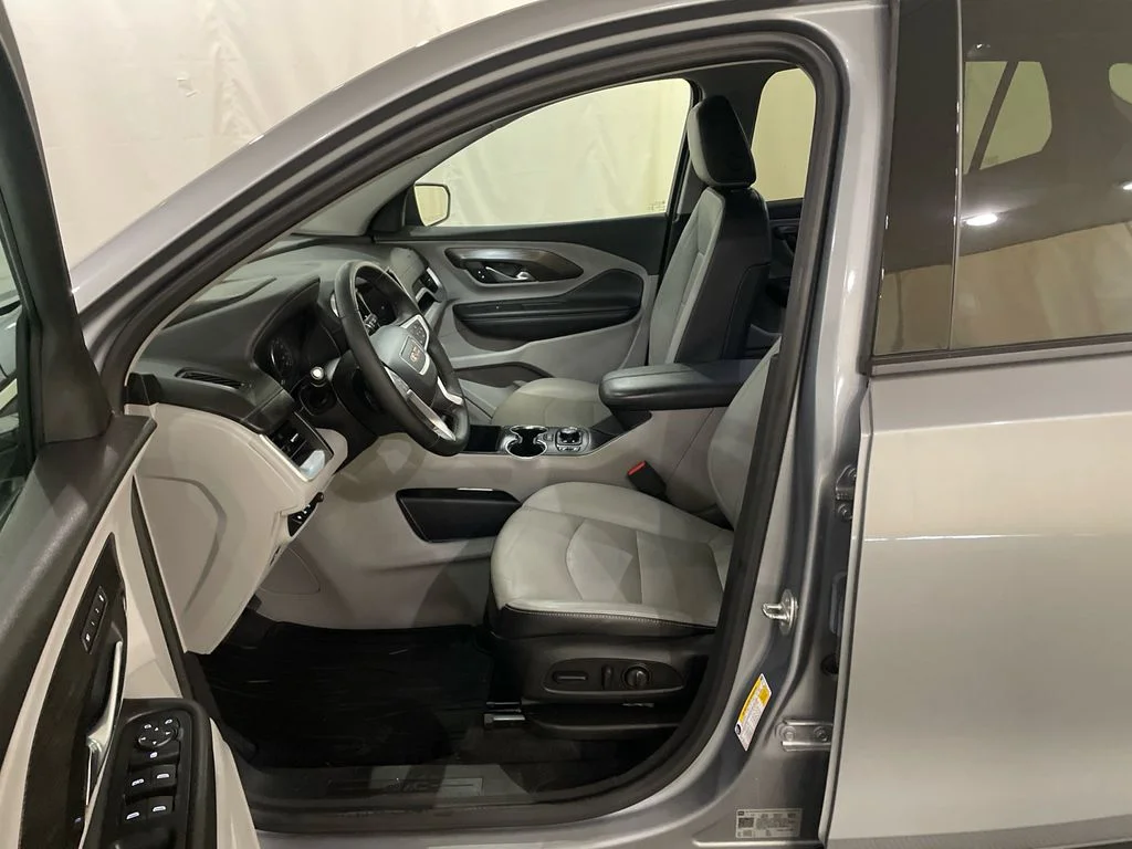 Used 2023 Sterling Metallic GMC SLT image 13