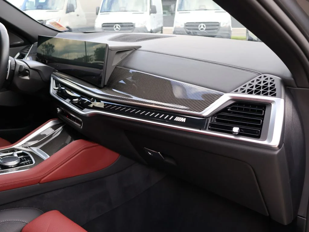 Used 2026 Gray BMW M60i image 11