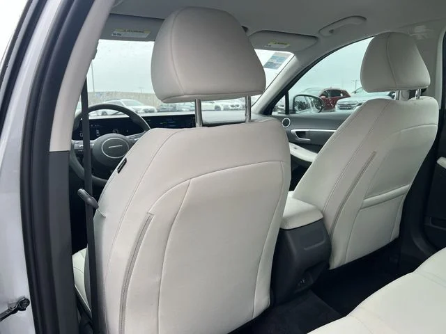 Used 2025 Silver Hyundai SE image 33