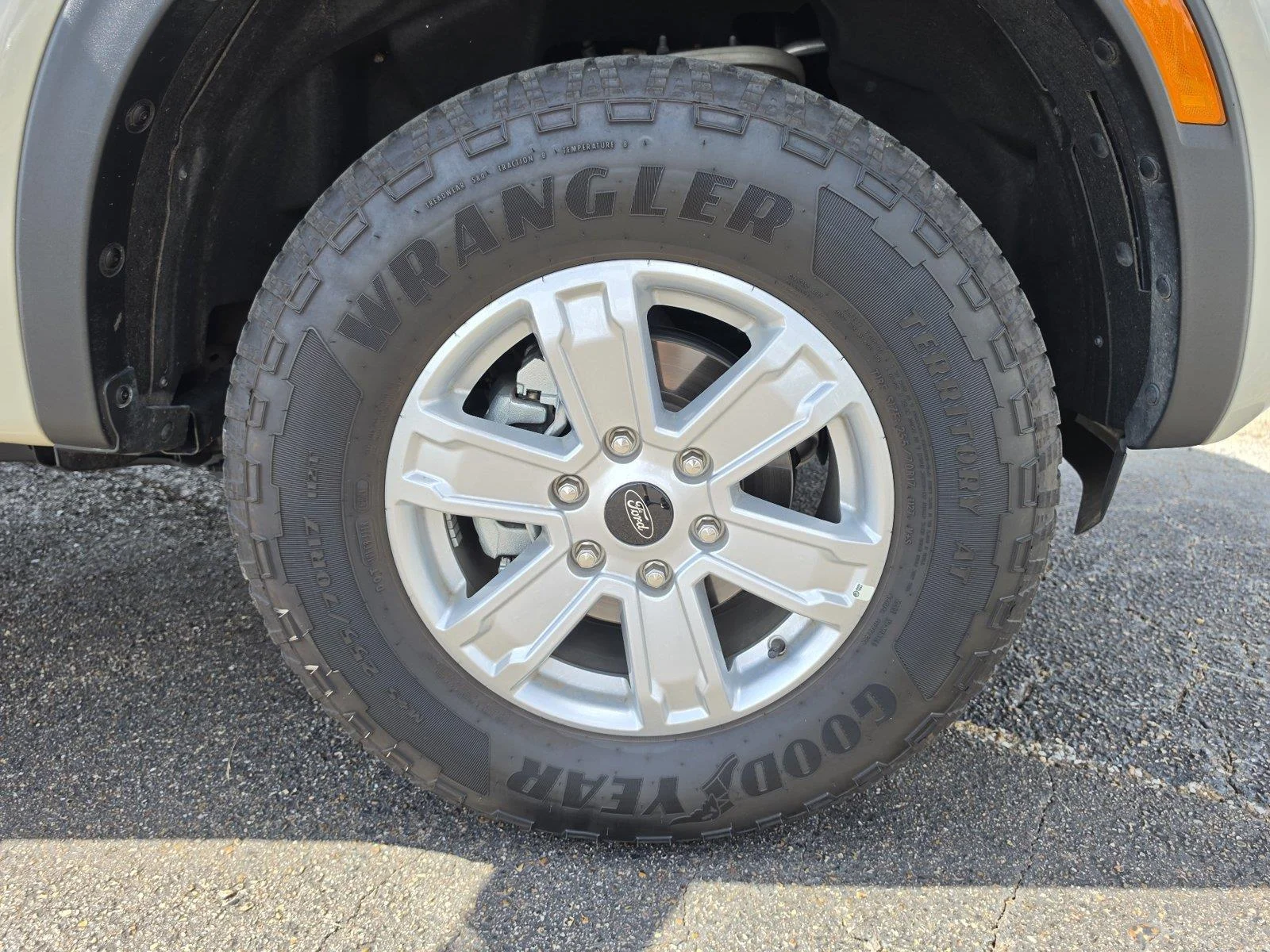 Used 2025 Desert Sand Ford XL image 41