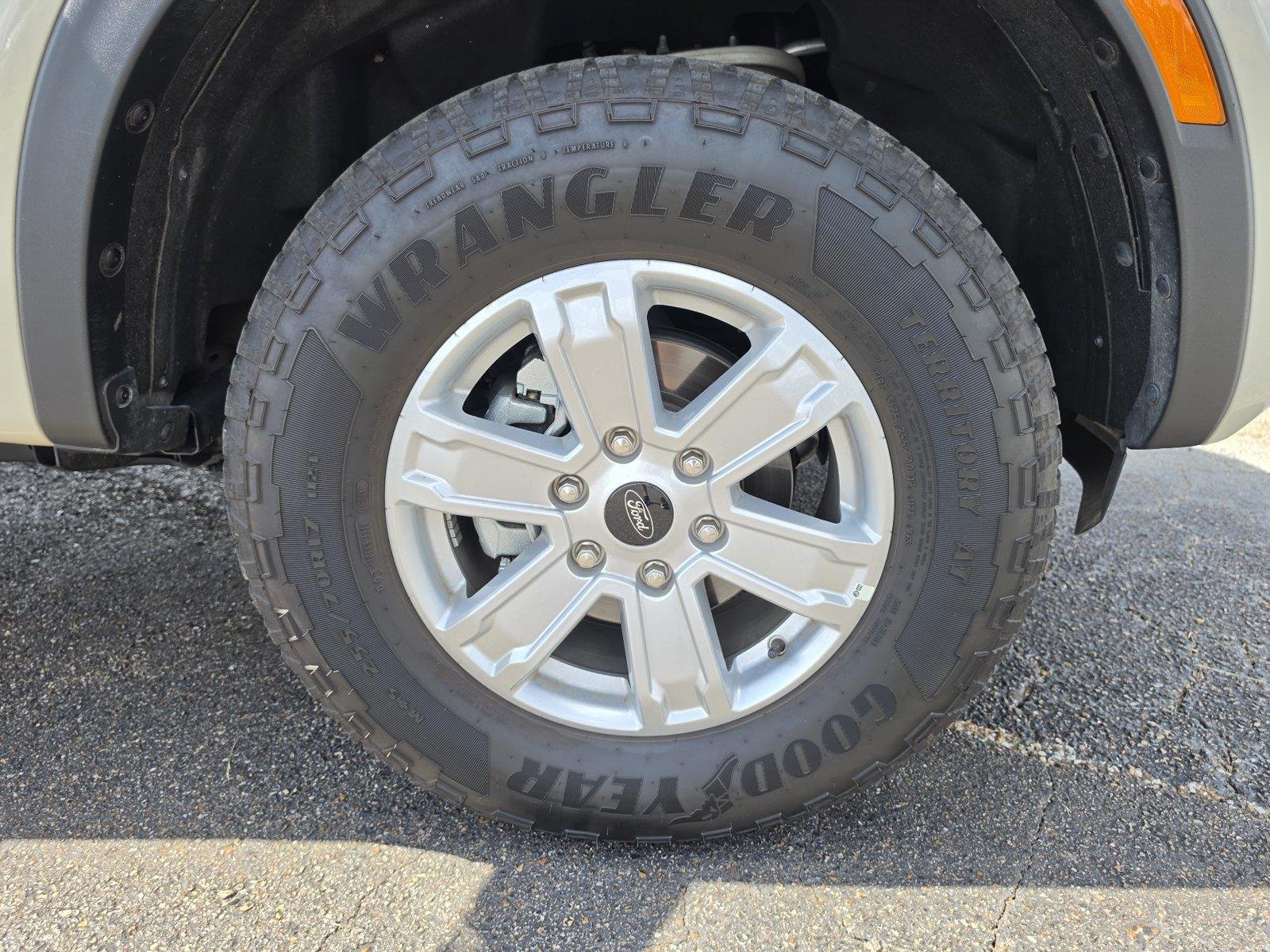 Used 2025 Desert Sand Ford XL image 41