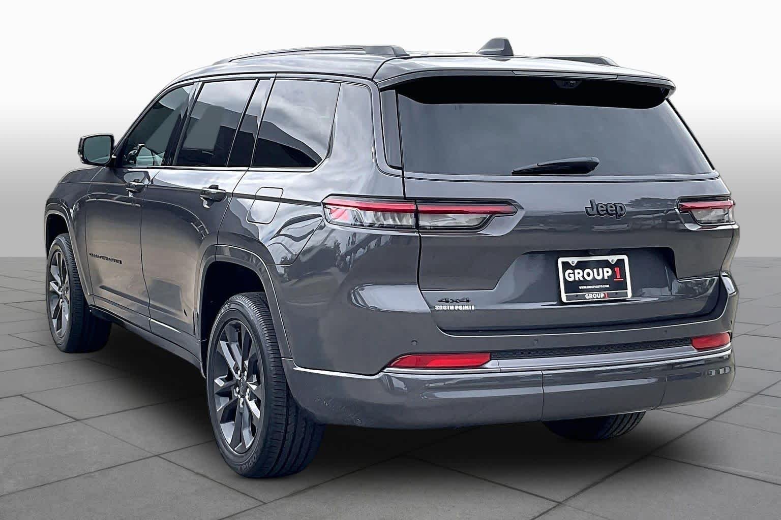 New 2026 Baltic Gray Metallic Clear-Coat Exterior Paint Jeep Limited Reserve image 12