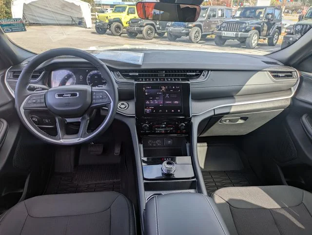 New 2025 White Jeep Laredo image 21