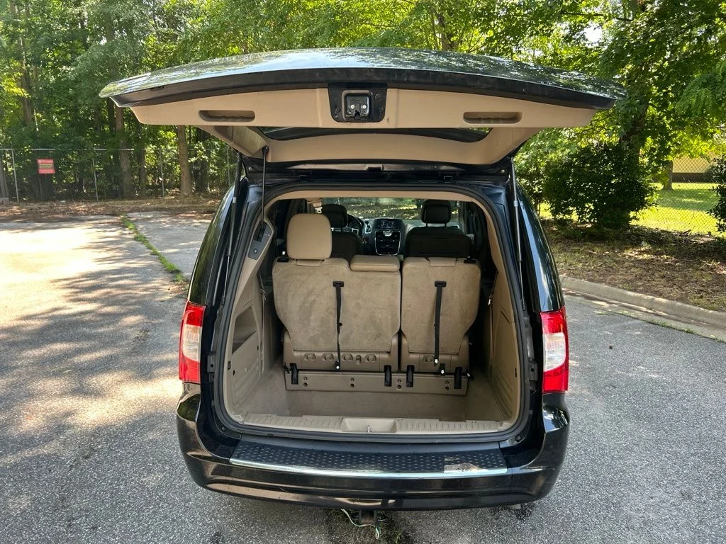 Used 2015 Black Chrysler Touring image 27