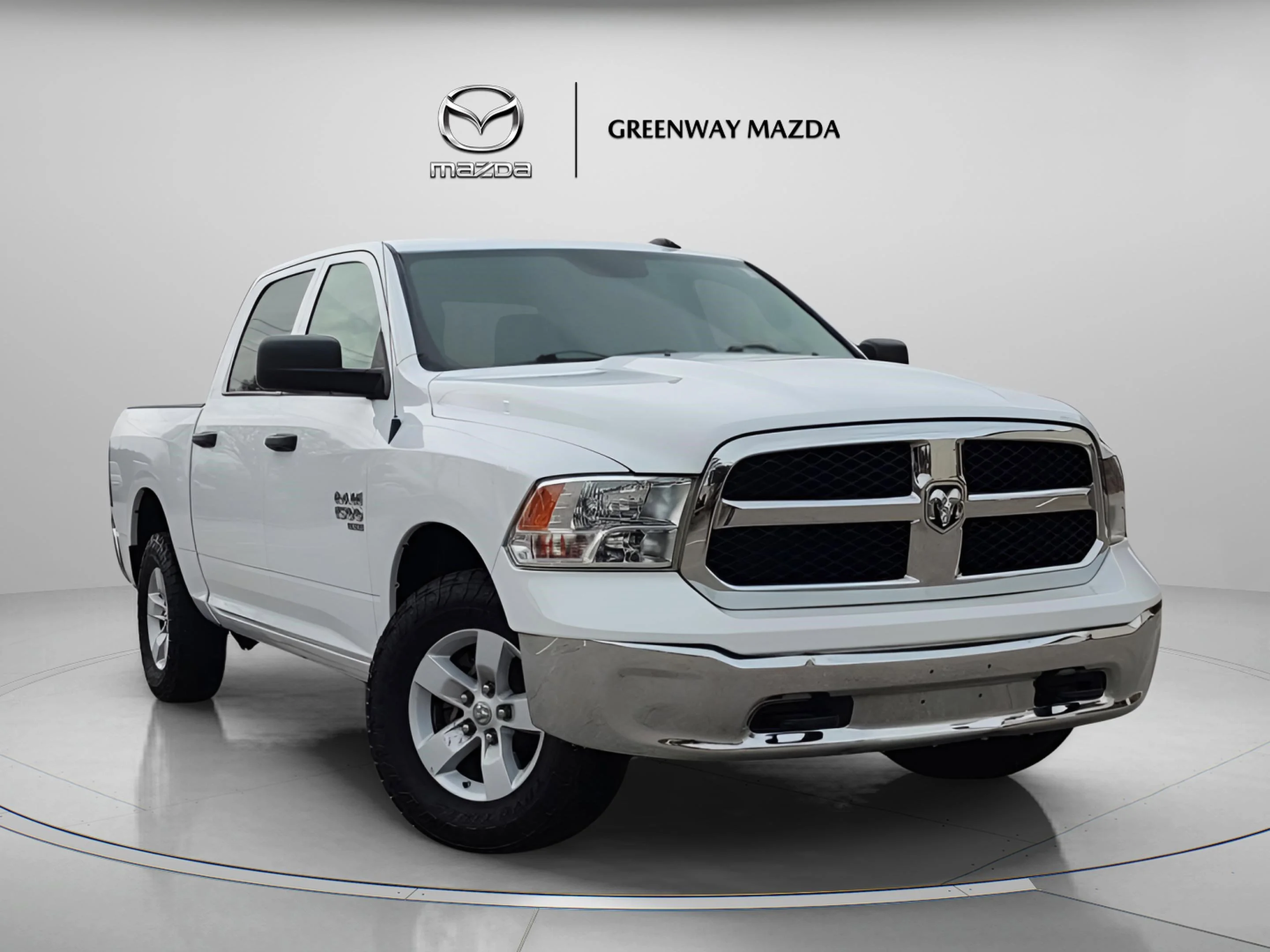 2022 RAM 1500 Classic SLT 4x4 Crew Cab 5'7's photo