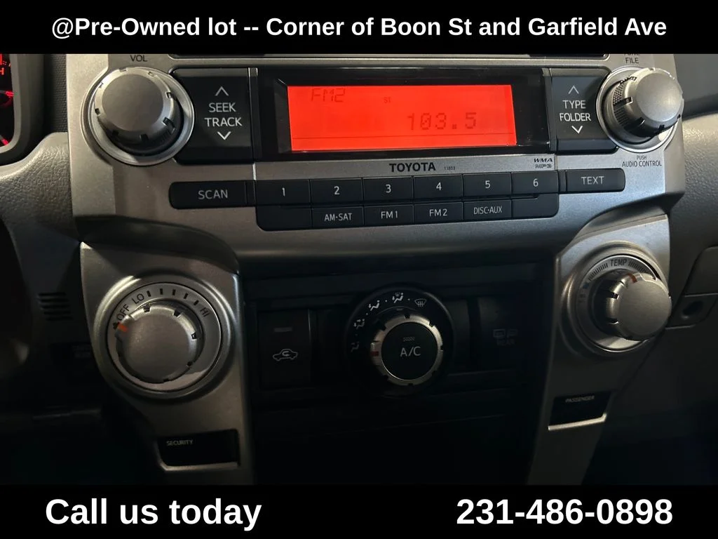 Used 2011  Toyota Trail image 18