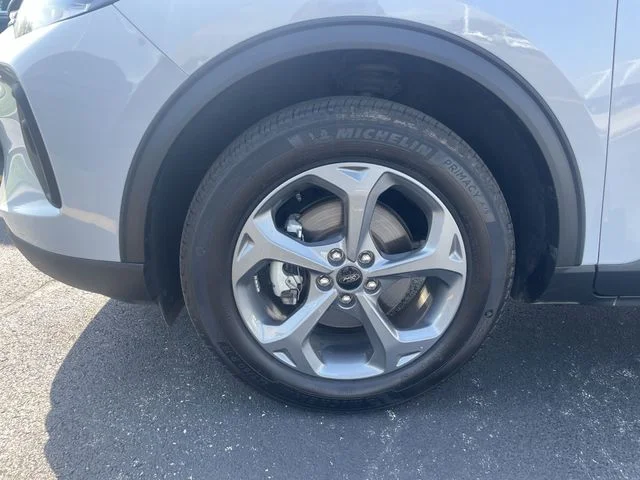 2025 Ford Escape ST-Line Select - Photo 13