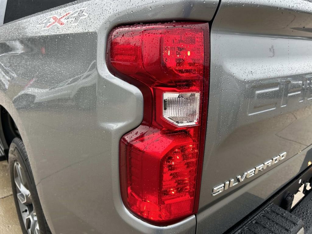 New 2026 Sterling Gray Metallic Chevrolet LT (2FL) image 11