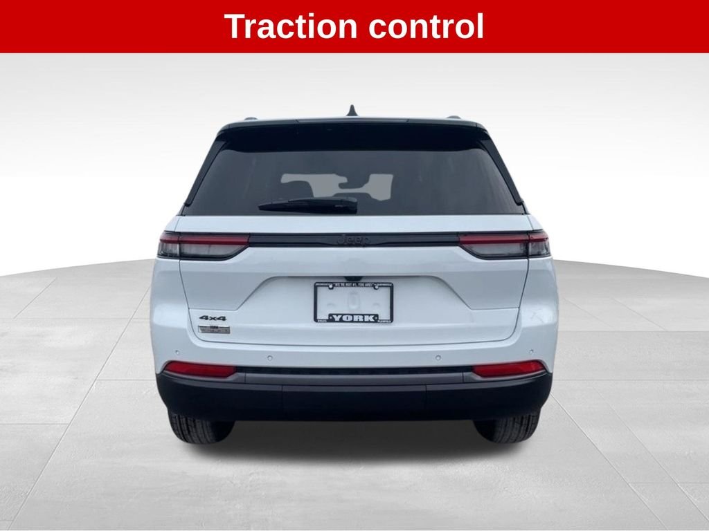 New 2026 Bright White Clear-Coat Exterior Paint Jeep Latitude Altitude image 4