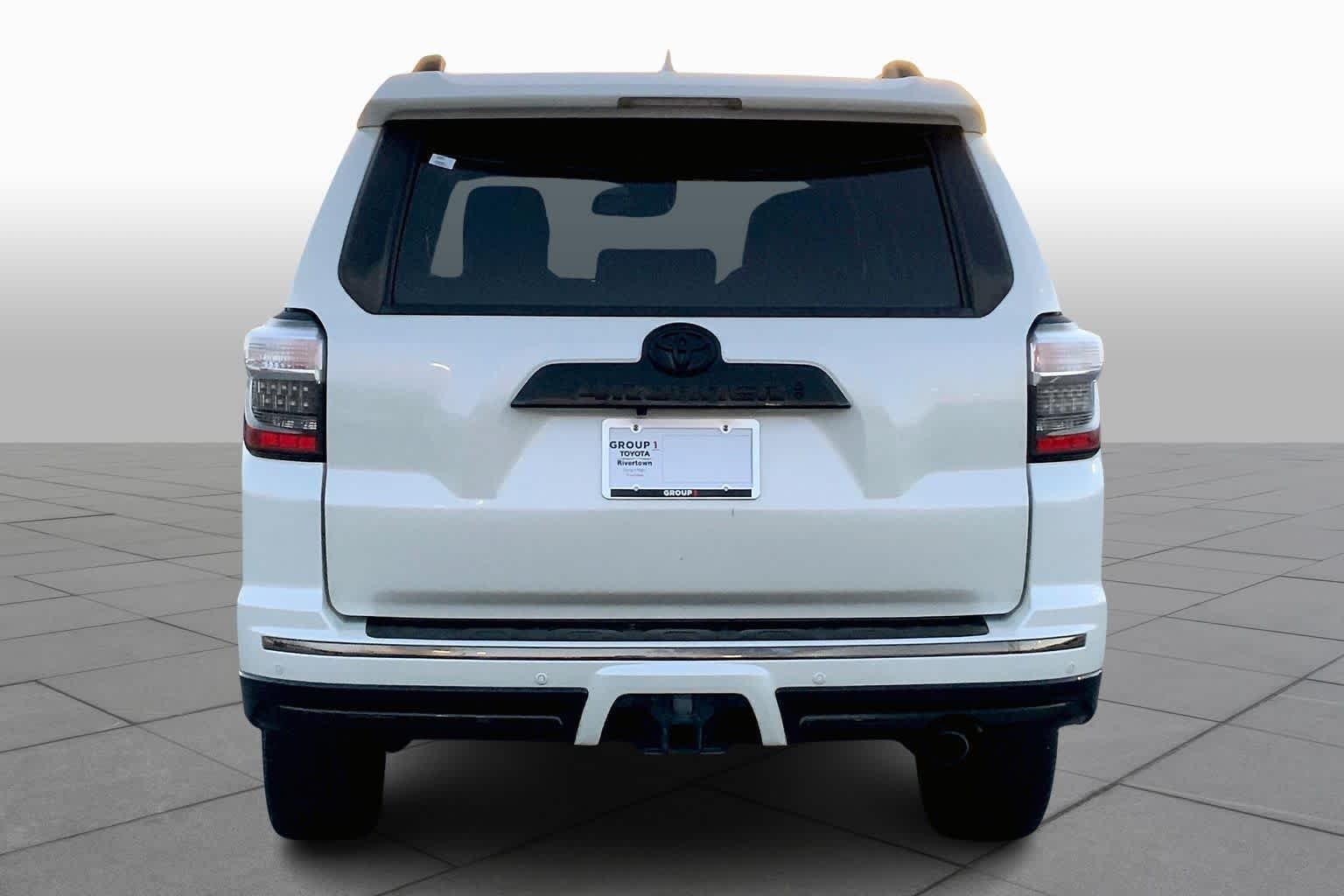 Used 2021 Blizzard Pearl Toyota Nightshade image 5