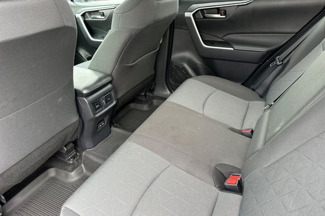 Certified Used 2025  Toyota XLE image 15