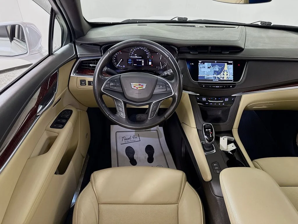 Used 2018 Crystal White Tri-Coat Cadillac Luxury AWD image 3
