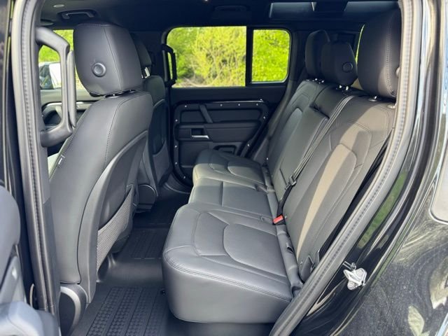 New 2026 Santorini Black Land Rover X-Dynamic SE image 14