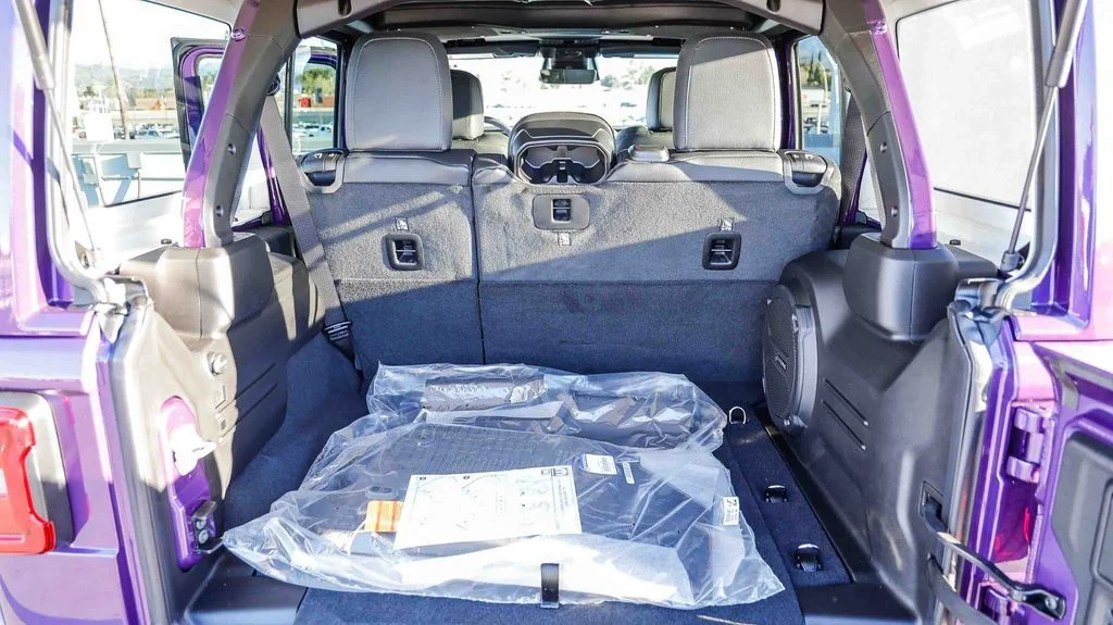 New 2026 Purple Jeep Sahara image 31