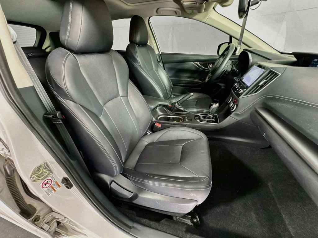 Used 2017 White Subaru 2.0i Limited image 34
