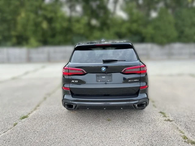 Used 2022 Black Sapphire Metallic BMW xDrive45e image 12