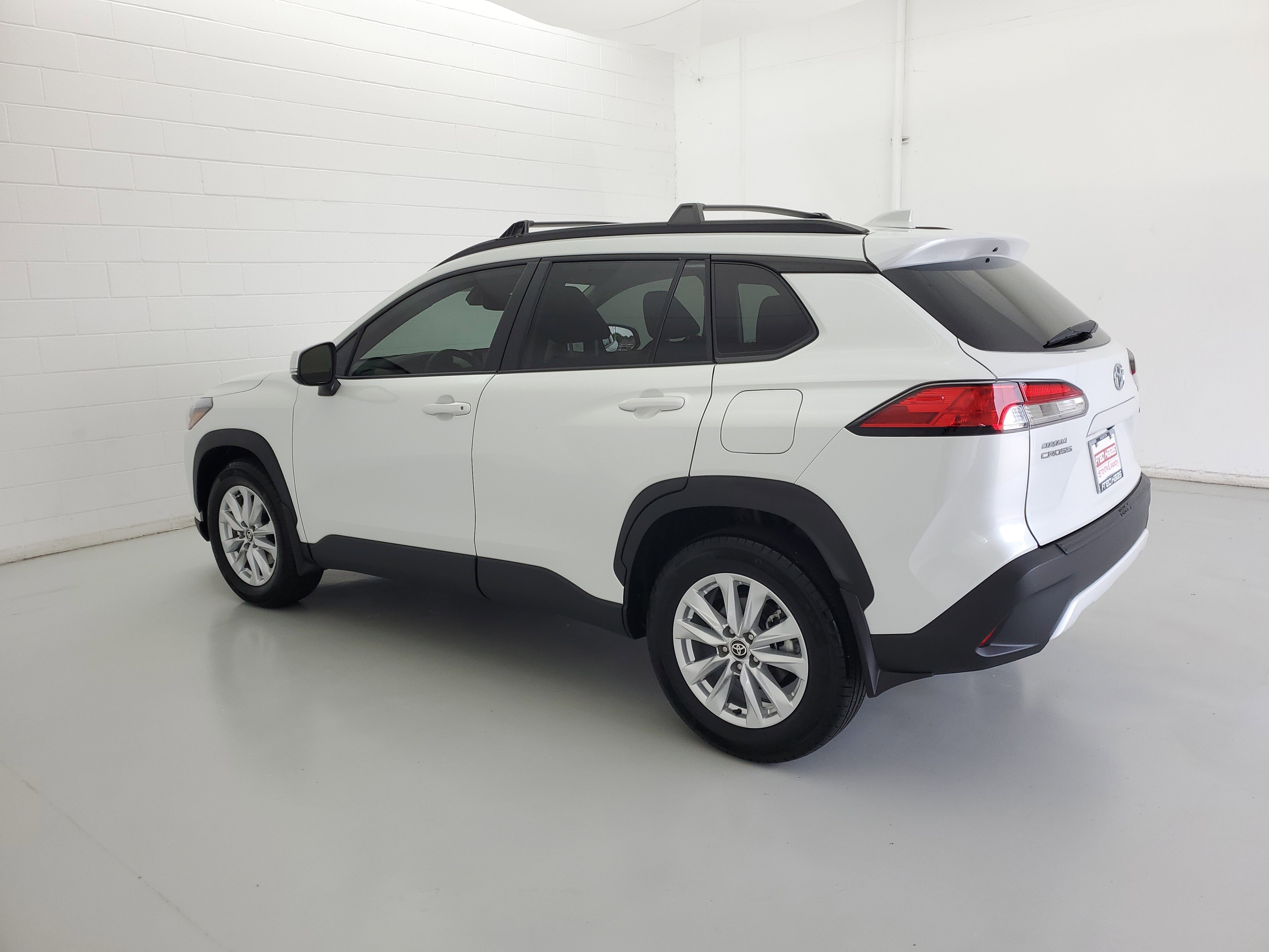 Used 2024 Wind Chill Pearl Toyota LE image 7