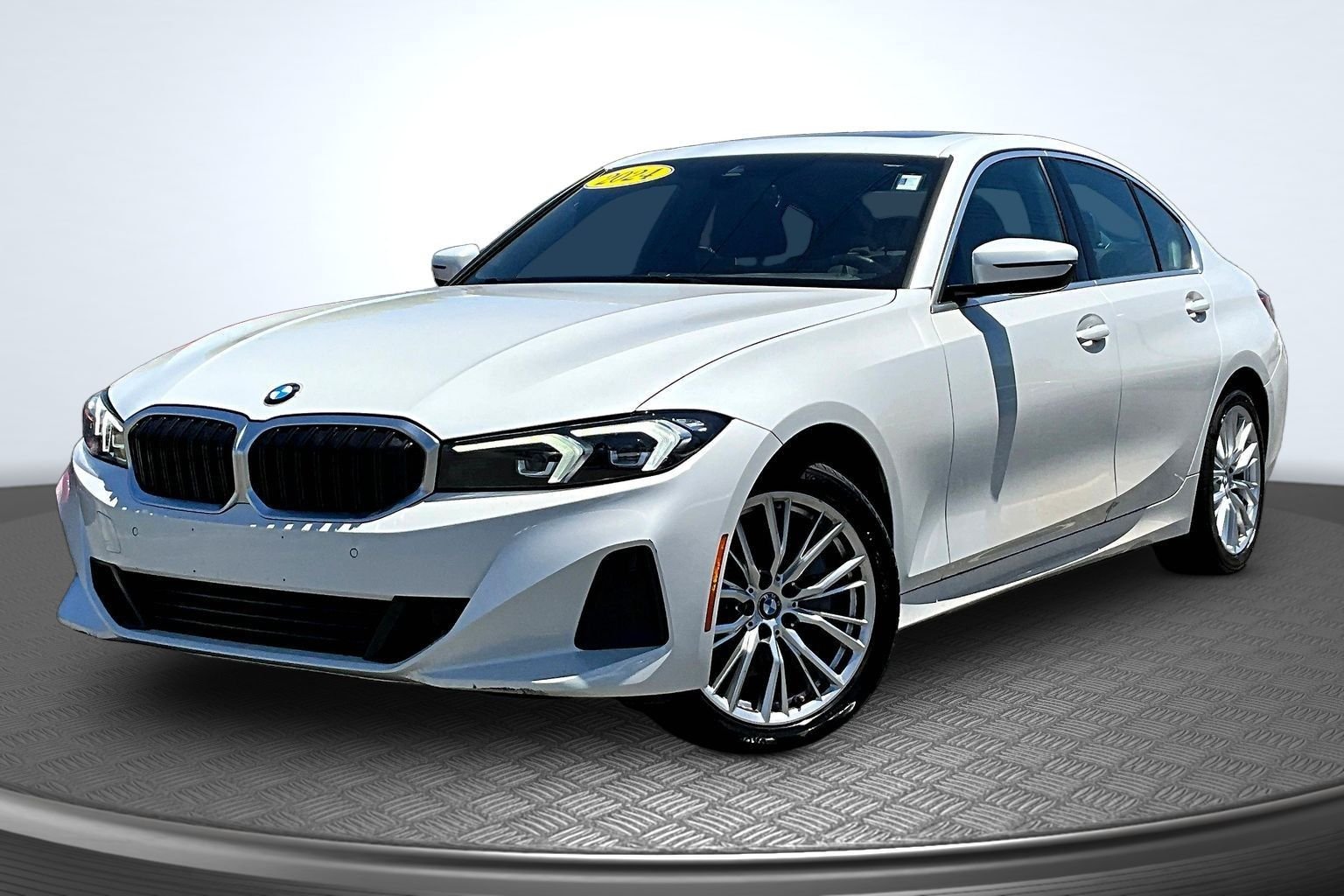 Used 2024 White BMW 330i xDrive image 1