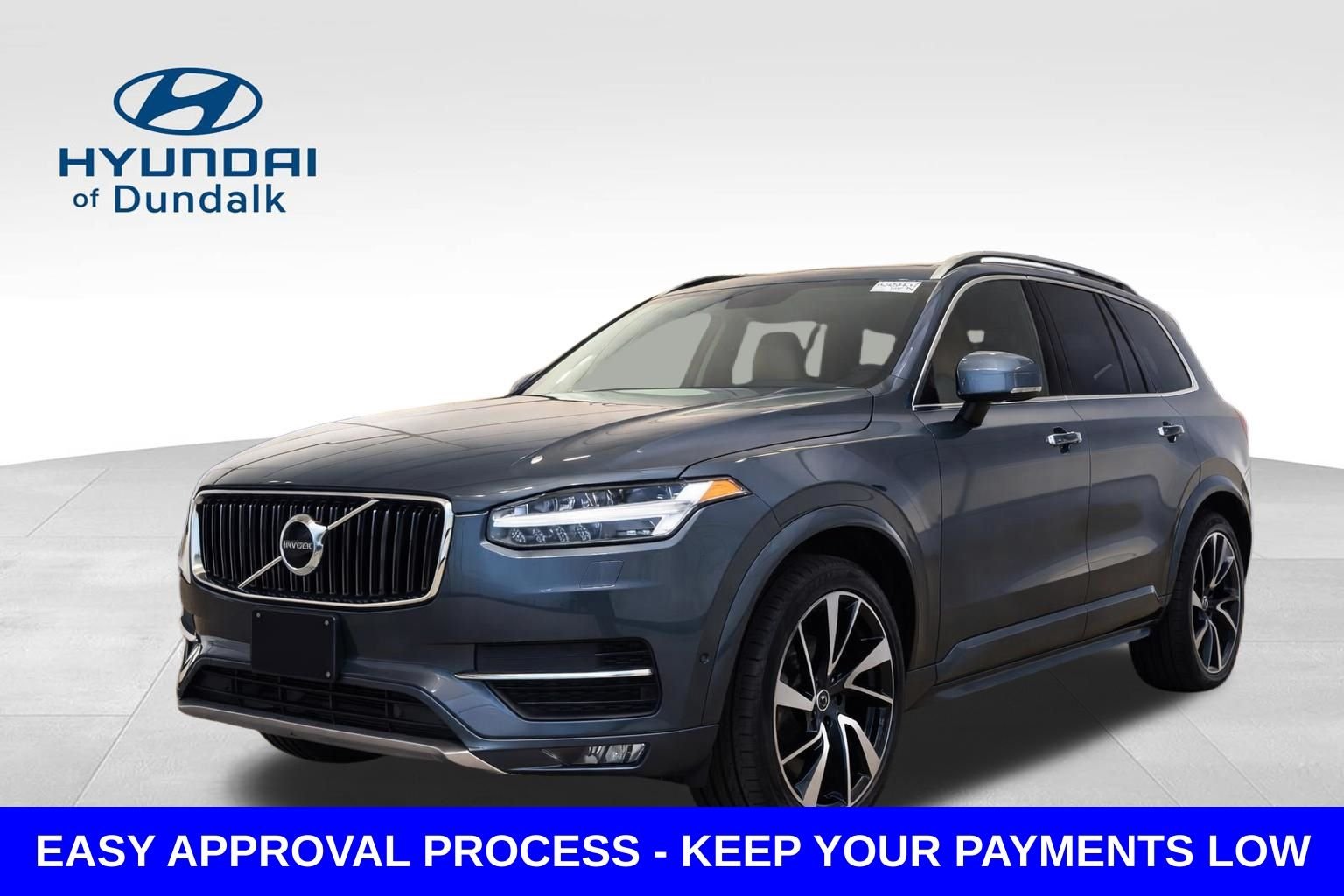 2018 Volvo XC90 T6 AWD Momentum's photo