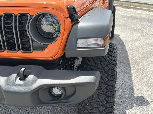Used 2025 Orange Jeep Sport S image 8