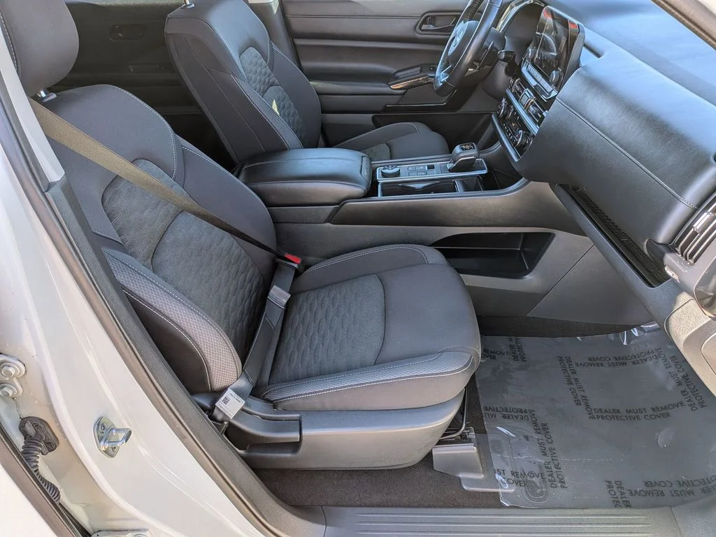 Used 2023 White Nissan SV image 29