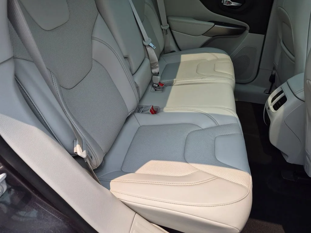 Used 2021 Gray Jeep Limited image 25
